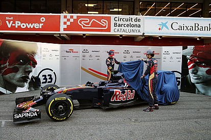 Toro Rosso zeigt neuen STR11 mit finalem Formel-1-Design für 2016