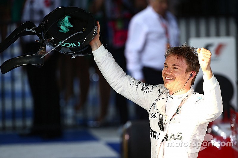 Winner Nico Rosberg, Mercedes AMG F1 Team in parc ferme