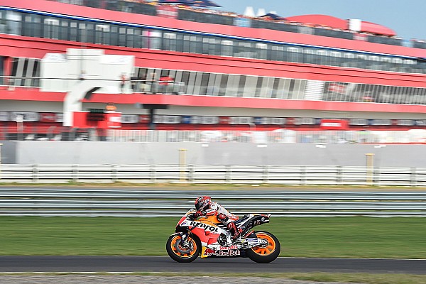 M&aacute;rquez muestra sus garras en Termas; Lorenzo, con problemas