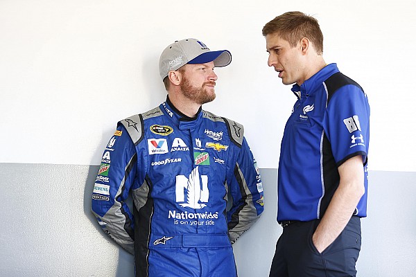 Earnhardt dice que se necesita mejorar la comunicaci&oacute;n al interior