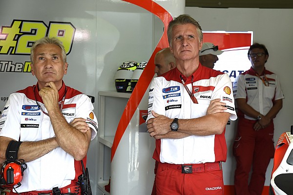 Ducati: &ldquo;A Lorenzo le da igual quien sea su compa&ntilde;ero&rdquo;