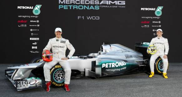 Mercedes W03'ün örtüsü resmen kaldırıldı