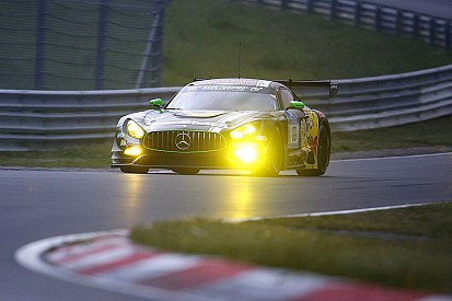 24 Horas de Nurburgring: Mercedes al mando, tras primer tercio
