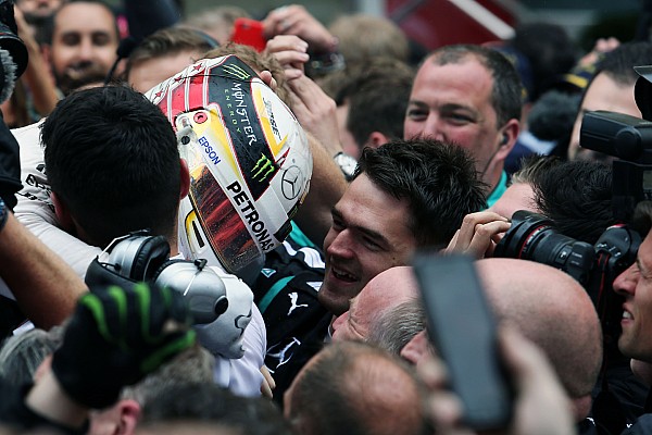 Mercedes celebra el espíritu de equipo 