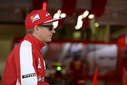 Raikkonen kisfia már most partiarc: így rázza a kis Robin!