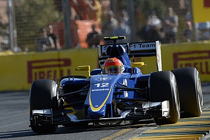A bíróságról rajtolt a Sauber, végül mindkét versenyzőjével pontokat szerzett Ausztráliában: Az újonc Nasr 5. lett!