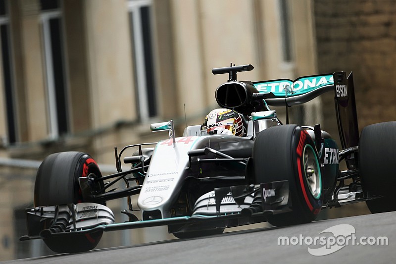 Formel 1 in Baku: Lewis Hamilton auch im zweiten Training vorne