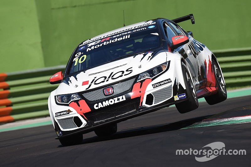 TCR in Oschersleben: Homola und Morbidelli mit Bestzeiten in den Trainingseinheiten