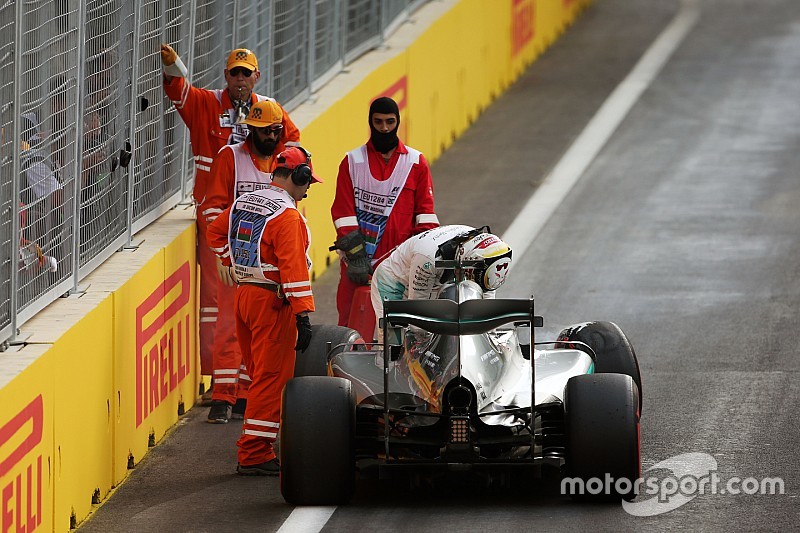 Lewis Hamilton, Mercedes AMG F1 W07 Hybrid crashed out of qualifying