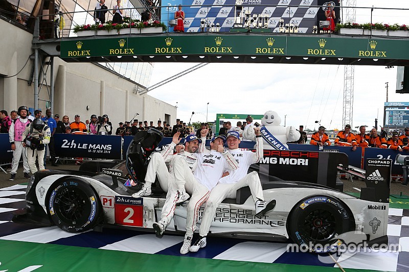 Race winners #2 Porsche Team Porsche 919 Hybrid: Romain Dumas, Neel Jani, Marc Lieb
