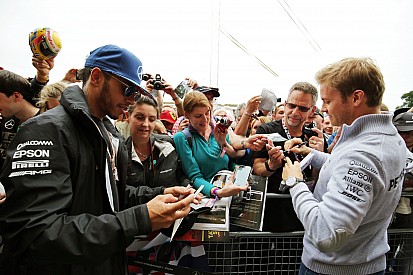&iexcl;A Mil Por Hora! Rosberg, Hamilton y Pit&aacute;gora