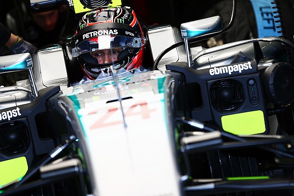 Ocon domina la ma&ntilde;ana de test de F1 en Silverstone