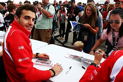 El padre de Jules Bianchi llora cada día por su hijo 