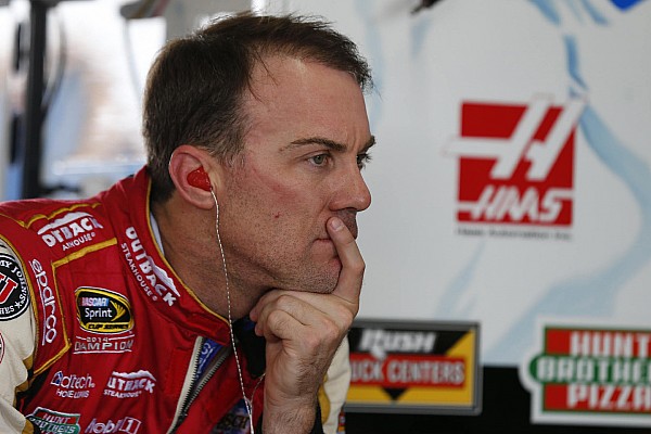 Kevin Harvick decepcionado por las fallas en pits