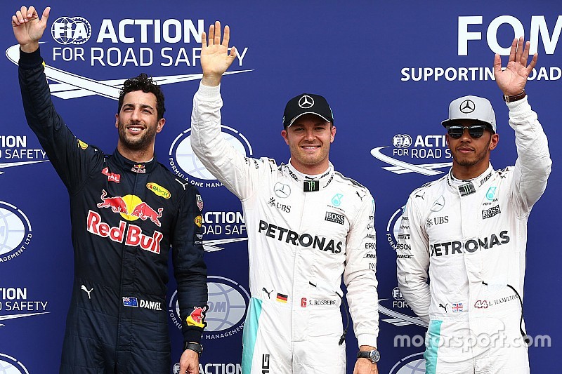 Polesitter Nico Rosberg, Mercedes AMG F1, second place Lewis Hamilton, Mercedes AMG F1, third place Daniel Ricciardo, Red Bull Racing