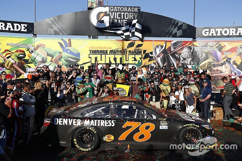 Dank letzter Gelbphase: Martin Truex Jr. gewinnt Chase-Auftakt in Chicago