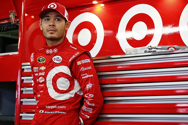 Larson sigue mandando en las pr&aacute;cticas en New Hampshire