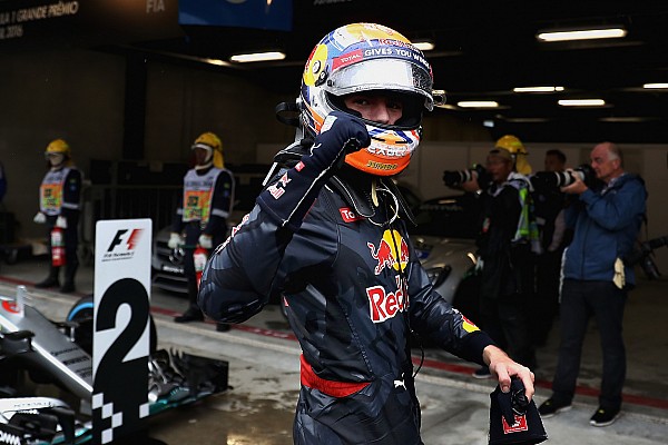 Max me sigue sorprendiendo, dice el padre de Verstappen