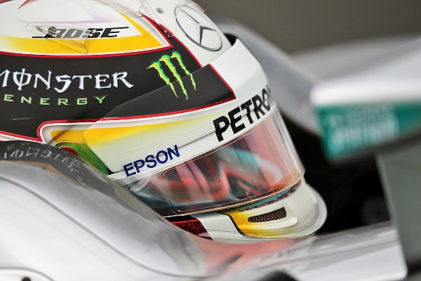Hamilton vence Rosberg em primeiro treino da decisão