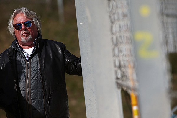 Keke Rosberg: "Alg&uacute;n d&iacute;a educar&aacute;n a Verstappen"