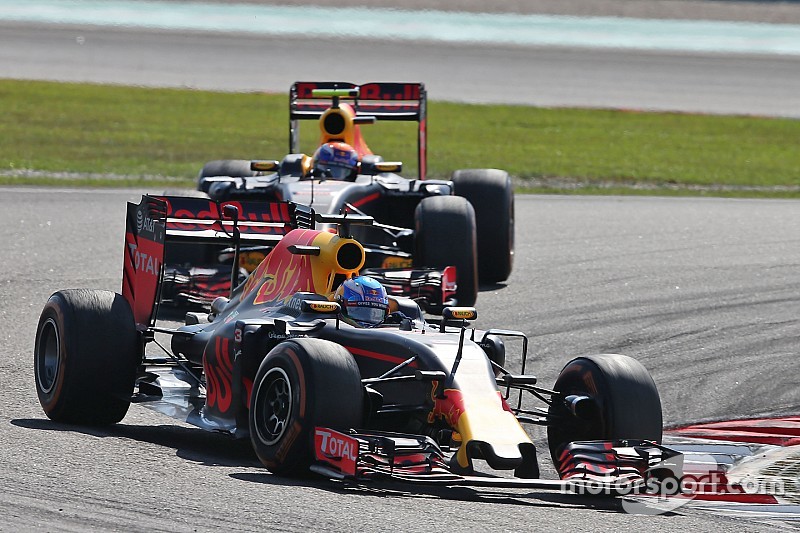 Daniel Ricciardo, Red Bull Racing RB12 y Max Verstappen, Red Bull Racing RB12