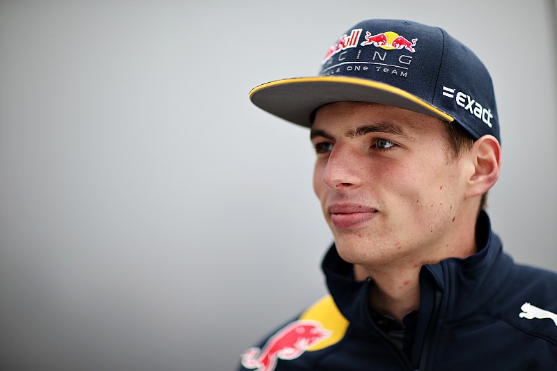 Max Verstappen, Red Bull Racing en el Paddock