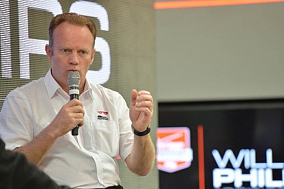 Phillips joins Foyt team as race engineer