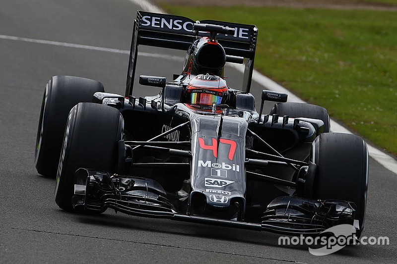 Stoffel Vandoorne, McLaren MP4-31 Test and Reserve Driver