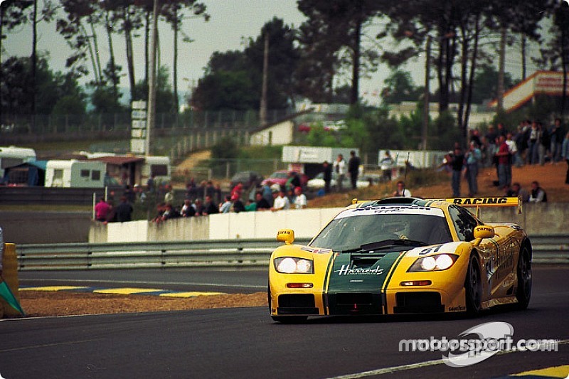 #51 Harrods McLaren F1 GTR: Andy Wallace, Derek Bell, Justin Bell