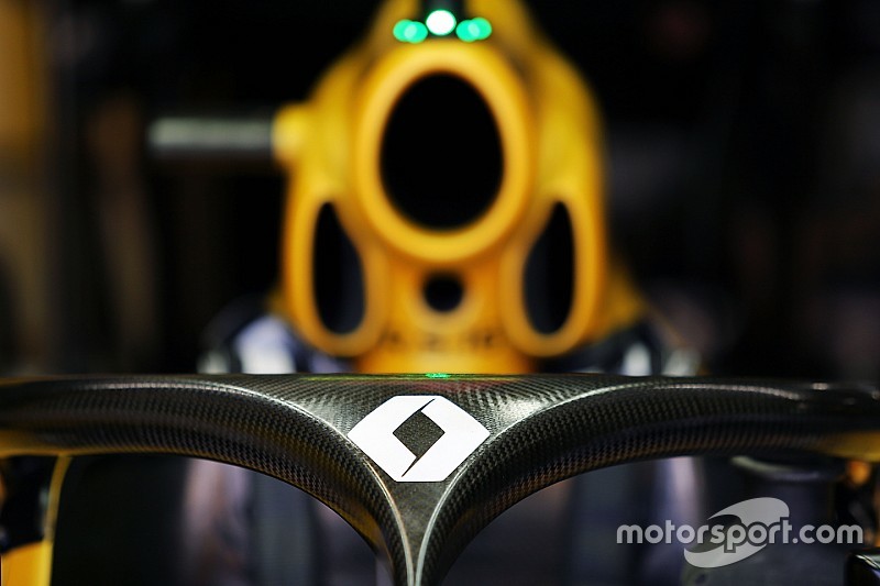 Renault Sport F1 Team RS16 con el Halo en el auto