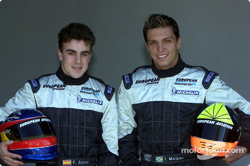 Alonso estreou na Fórmula 1 em 2001, como companheiro do brasileiro Tarso Marques na Minardi