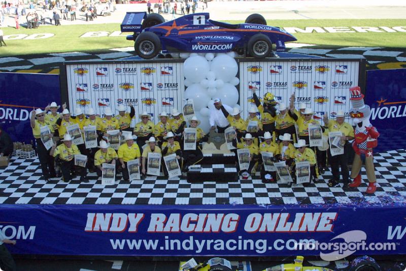 Sam Hornish Jr. and Pennzoil Panther Team celebrating
