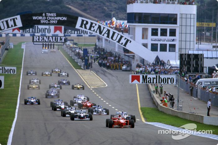 The start: Michael Schumacher in front of Jacques Villeneuve and Heinz-Harald Frentzen