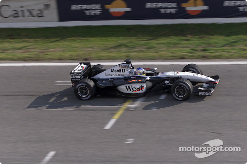 McLaren MP4-17 (2002)