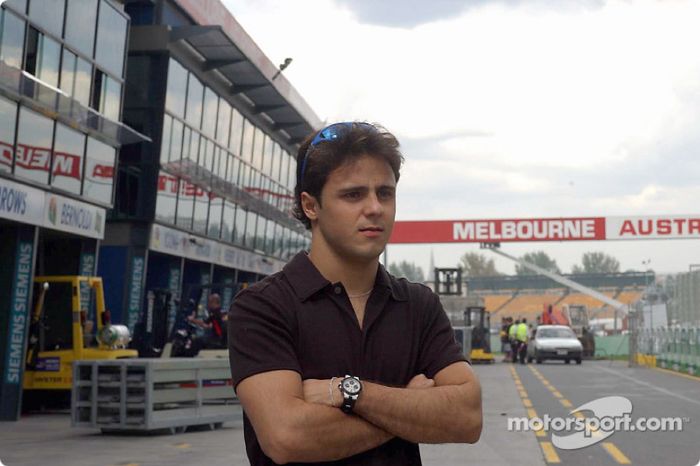 Felipe Massa en el pitlane del circuito Albert Park de Melbourne