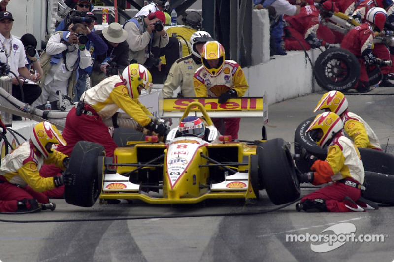 Arrêt au stand pour Jimmy Vasser