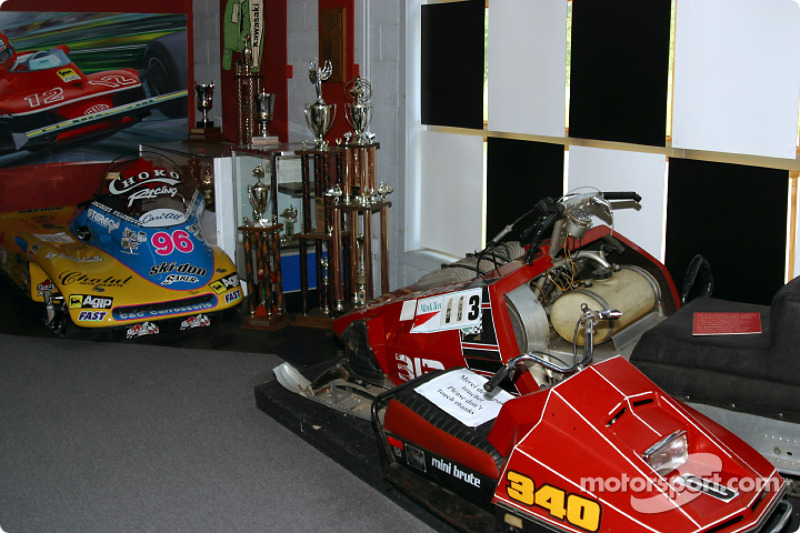 Bezoek aan Gilles Villeneuve Museum: de sneeuwmobielen