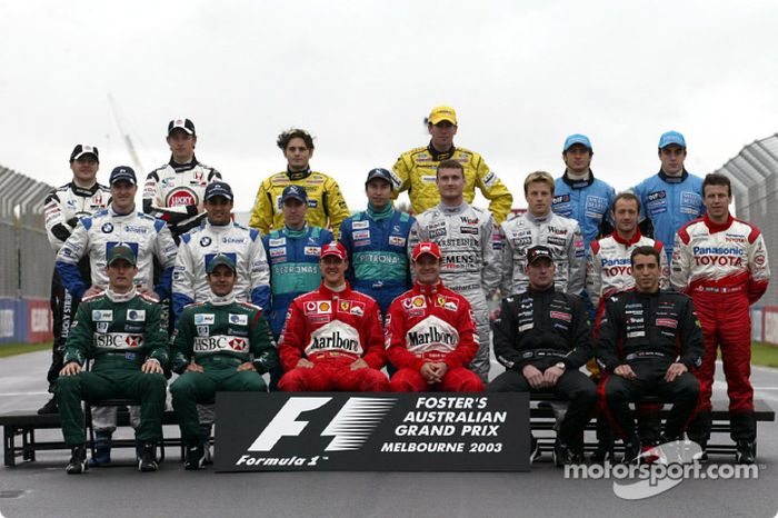 Foto de grupo de los pilotos de F1 de 2003