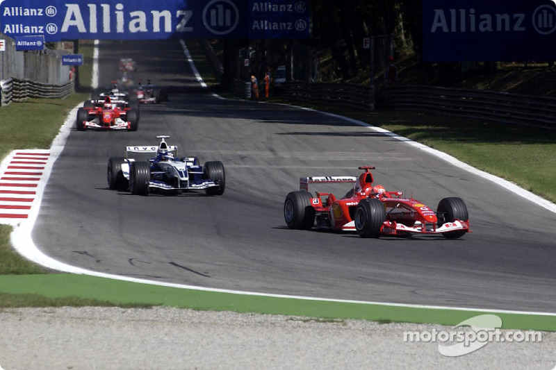 Um ano antes, em 2003, a F1 teve sua corrida mais rápida da história: Schumacher venceu com 247.586 km/h de velocidade média.