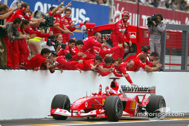Rubens Barrichello: Anos na Ferrari: 2000-2005 / GPs: 104 / Vitórias: 9 / Títulos: 0