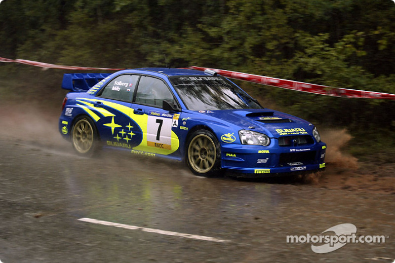 Petter Solberg en un Subaru Impreza durante el Rally de Cataluña, de 2003.