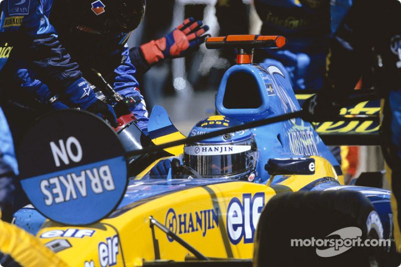 Parada en pits para Jarno Trulli