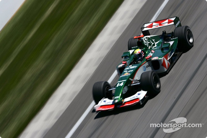2004: Wenig zu holen mit dem Jaguar R5