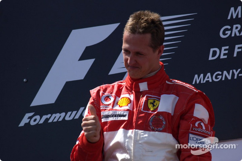 Podio: ganador de la carrera Michael Schumacher