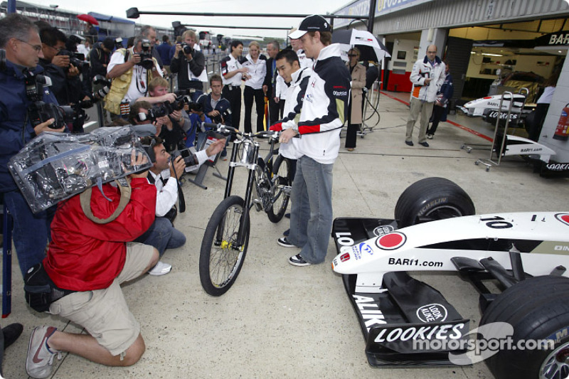 G-Cross Honda mountain bike presentation: Takuma Sato and Jenson Button