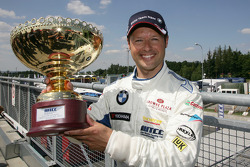 Winnaar Andy Priaulx BMW Team RBM BMW 320si