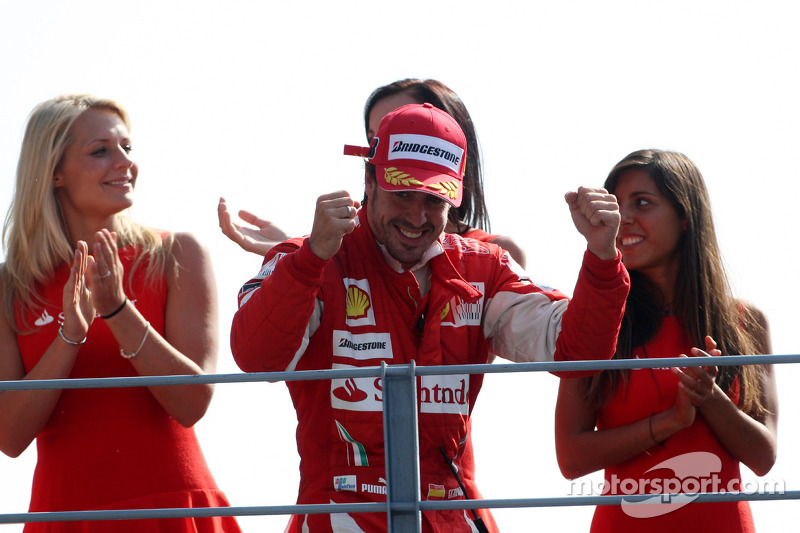 Podio: el ganador de la carrera, Fernando Alonso, Scuderia Ferrari