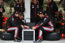 Timo Glock, Virgin Racing and Lucas di Grassi, Virgin Racing playing poker