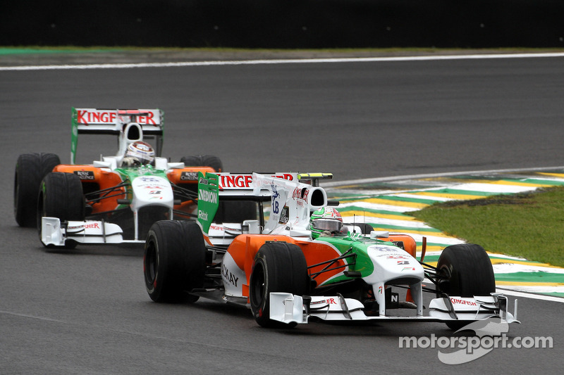 Vitantonio Liuzzi, Force India F1 Team devance Adrian Sutil, Force India F1 Team