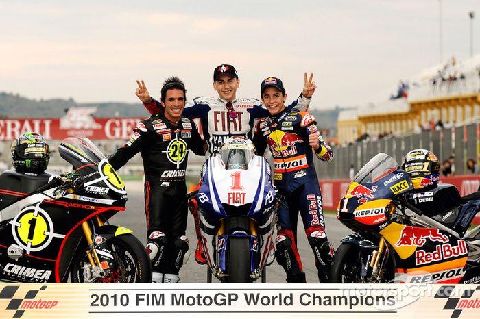 Campeón de Moto2, Toni Elias, Campeón de MotoGP  Jorge Lorenzo y campeón de 125cc Marc Márquez